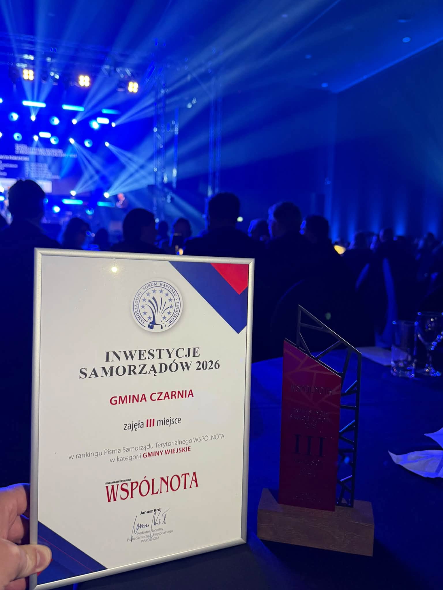 Dyplom i&nbsp;statuetka dla Gminy Czarnia za zajęcie III miejsca w&nbsp;rankingu &bdquo;Inwestycje Samorząd&oacute;w 2026&rdquo; w&nbsp;kategorii gmin wiejskich.