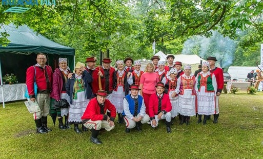 Członkowie Zespołu Folklorystycznego Carniacy